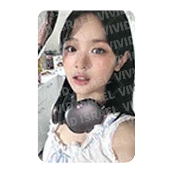 NEWJEANS HANNI – 2024 Season's Greetings Photocard