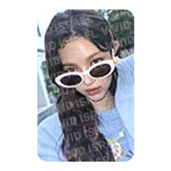 NEWJEANS DANIELLE – 2024 Season's Greetings Photocard