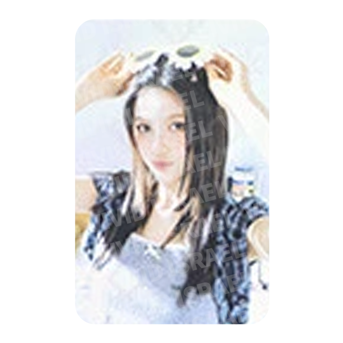 NEWJEANS DANIELLE – 2024 Season's Greetings Photocard
