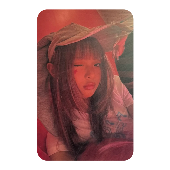 NEWJEANS HANNI – 'OMG' Photocard