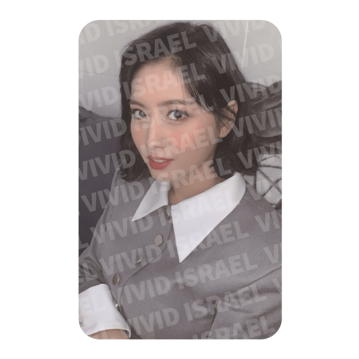 TWICE MOMO – Eyes Wide Open Photocard