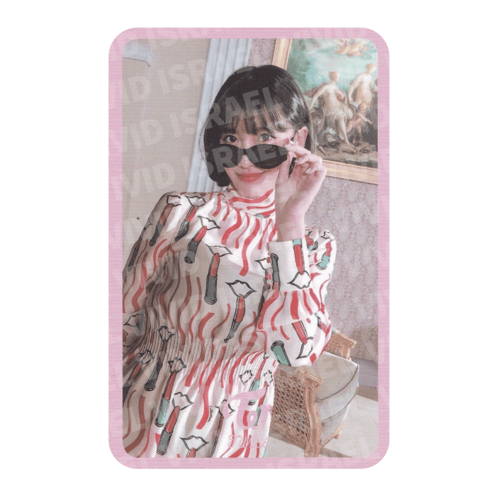 TWICE MOMO – What is Love? Photocard