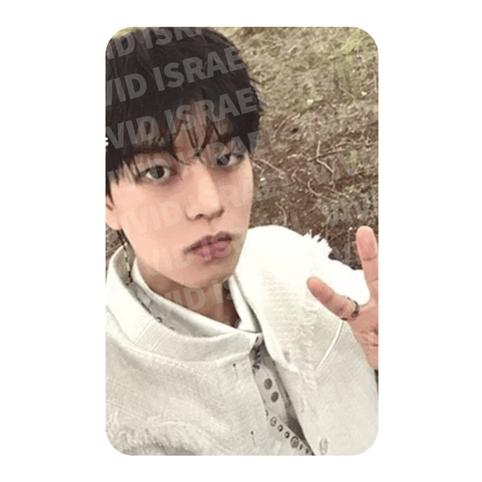 STRAY KIDS SEUNGMIN – KARMA MAKESTAR Pre-order Benefit Photocard