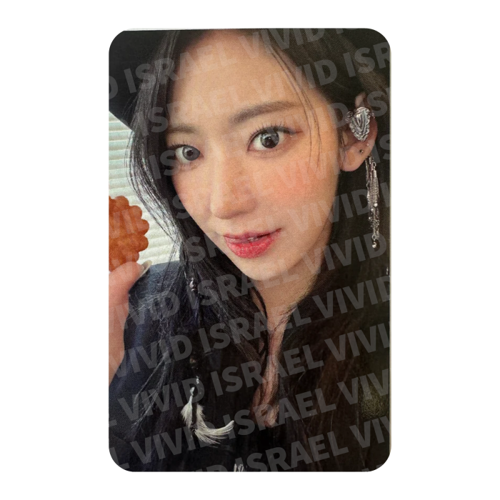 LE SSERAFIM SAKURA - UNFORGIVEN WEVERSE Photocard